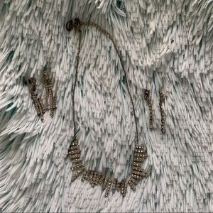 ✨NECKLACE AND EARRINGS SET✨